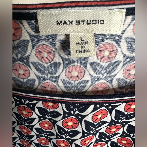 Max Studio Floral‎ Bell Sleeve Blouse - Size Large - Picture 4 of 4